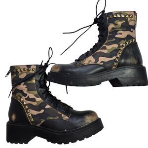 Trade camouflage studded leather combat heavy lace-up up boots . Size 7M